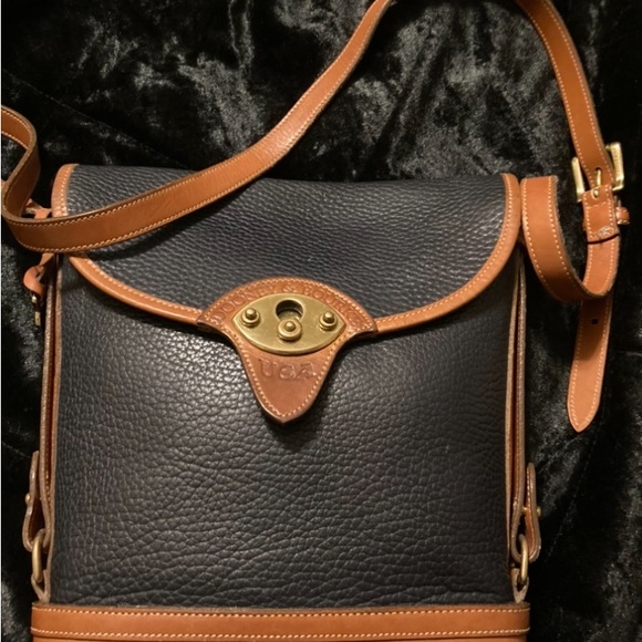 Women Bags - Picture 1 of 3